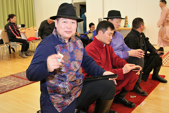 Tsagaan Sar, mit dem "Shagain Kharvaa"