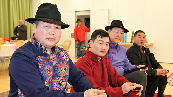 Tsagaan Sar, mit dem "Shagain Kharvaa"