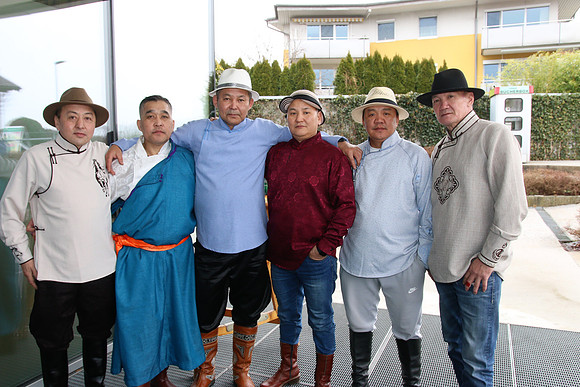 Tsagaan Sar, mit dem "Shagain Kharvaa"
