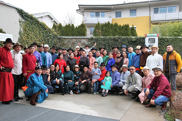 Tsagaan Sar, mit dem "Shagain Kharvaa"