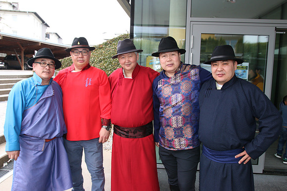 Tsagaan Sar, mit dem "Shagain Kharvaa"