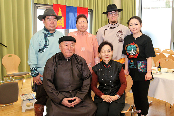 Tsagaan Sar, mit dem "Shagain Kharvaa"