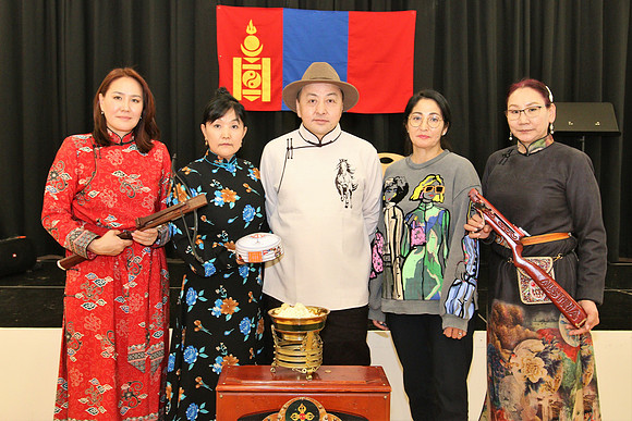 Tsagaan Sar, mit dem "Shagain Kharvaa"