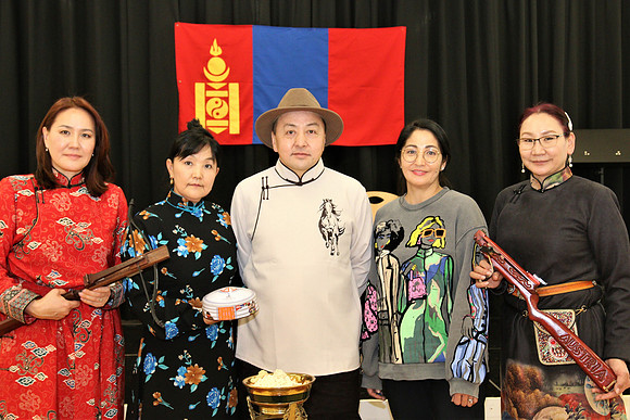 Tsagaan Sar, mit dem "Shagain Kharvaa"