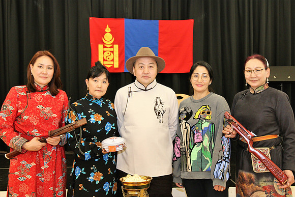 Tsagaan Sar, mit dem "Shagain Kharvaa"