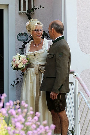 Bernhard holt Wendy ab