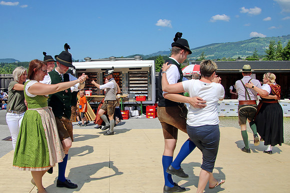 Maibaumaufstellen