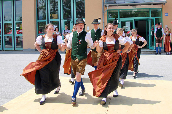 Maibaumaufstellen