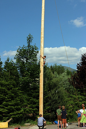 Maibaumaufstellen