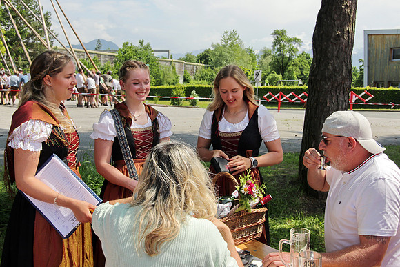 Maibaumaufstellen