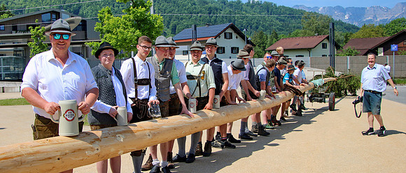 Maibaumaufstellen