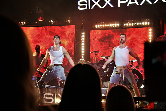 SIXX PAXX