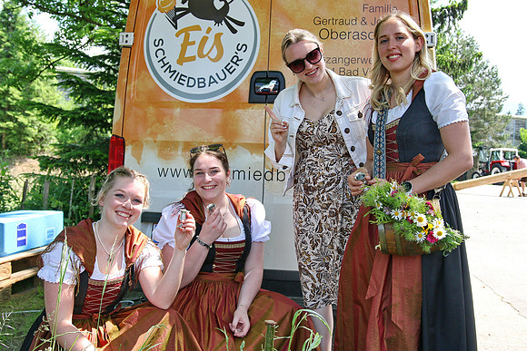 Maibaumaufstellen