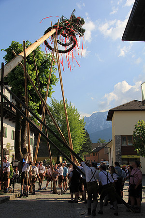 01.05.2014 Maibaumaufstellen Bad Vigaun