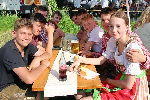 Maibaumaufstellen