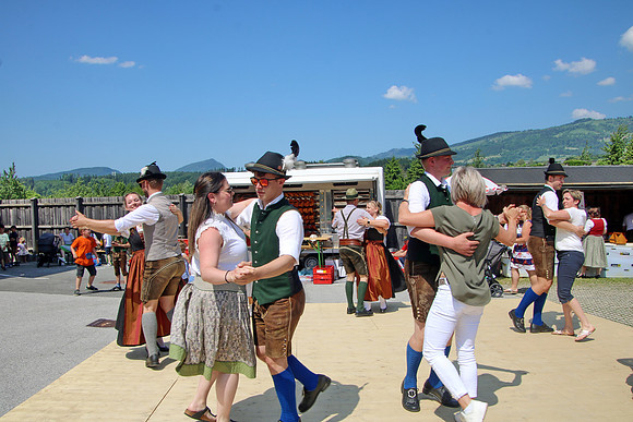 Maibaumaufstellen
