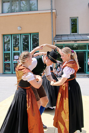 Maibaumaufstellen