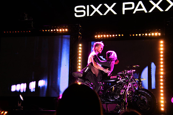 SIXX PAXX