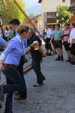 01.05.2014 Maibaumaufstellen Bad Vigaun