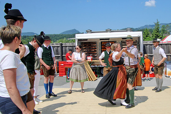 Maibaumaufstellen