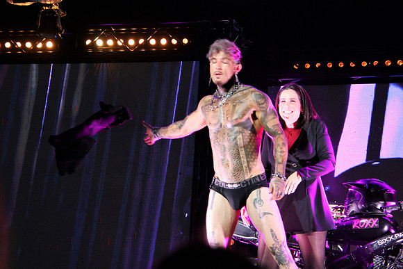 SIXX PAXX
