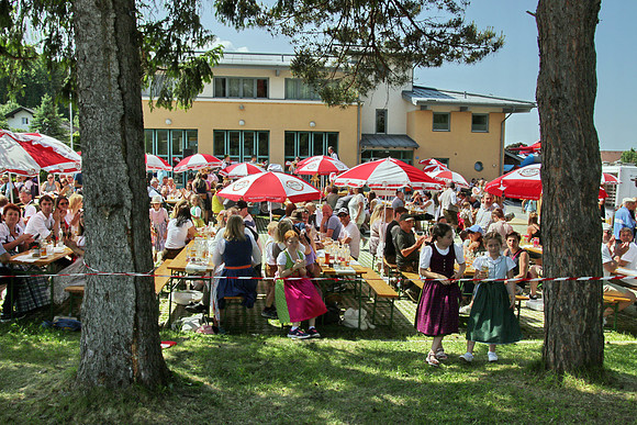 Maibaumaufstellen