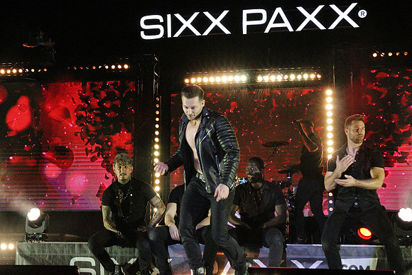 SIXX PAXX