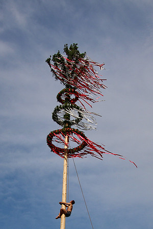 Maibaumaufstellen