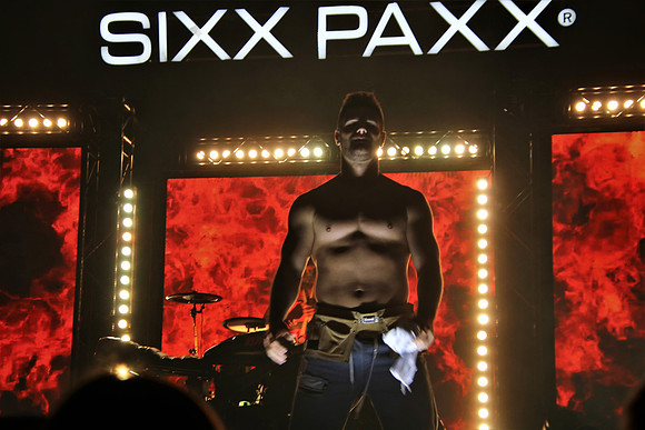 SIXX PAXX