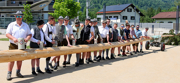 Maibaumaufstellen