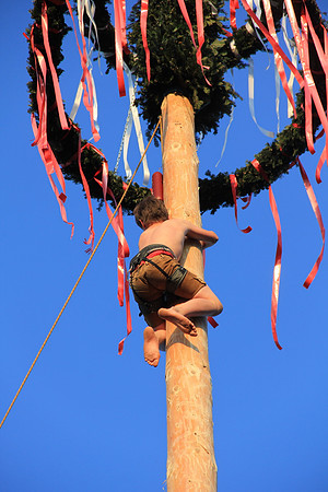 01.05.2014 Maibaumaufstellen Bad Vigaun