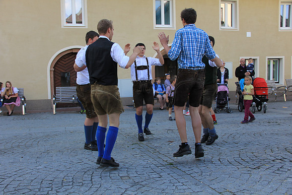 01.05.2014 Maibaumaufstellen Bad Vigaun