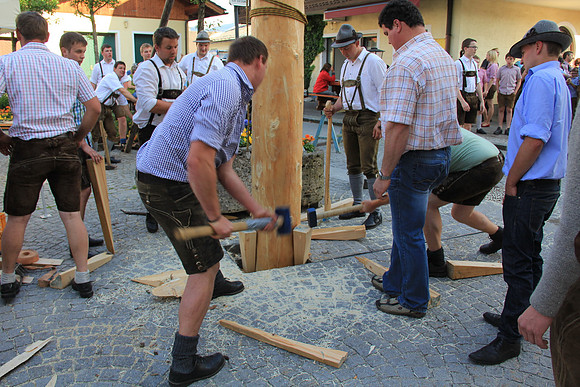 01.05.2014 Maibaumaufstellen Bad Vigaun