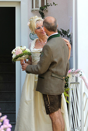Bernhard holt Wendy ab