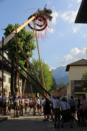 01.05.2014 Maibaumaufstellen Bad Vigaun