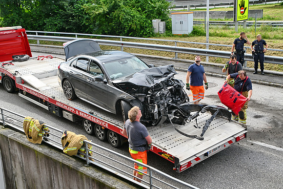 Schwerer Unfall in der Franz-Brötzner-Straße
