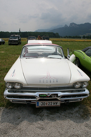 Detroit Muscle V8 Party