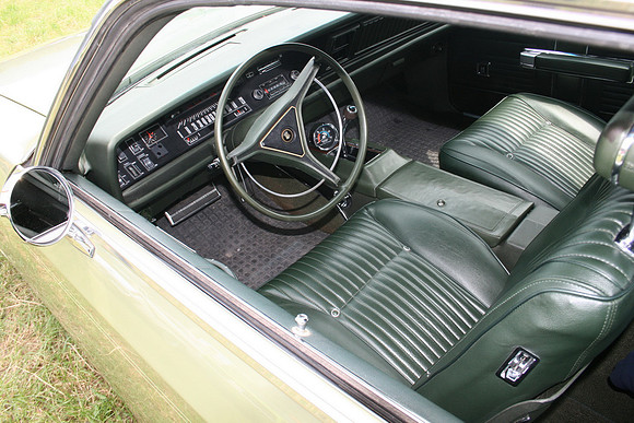 Detroit Muscle V8 Party