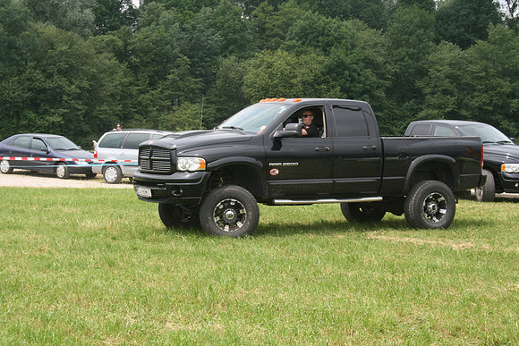 Detroit Muscle V8 Party