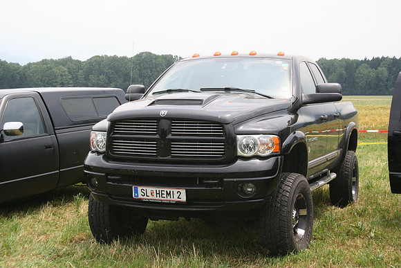 Detroit Muscle V8 Party