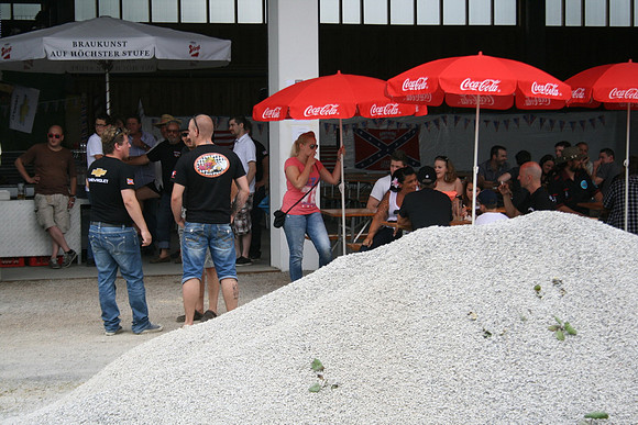 Detroit Muscle V8 Party