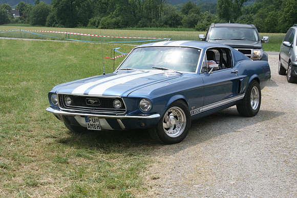 Detroit Muscle V8 Party