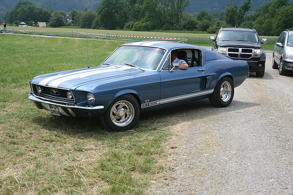 Detroit Muscle V8 Party