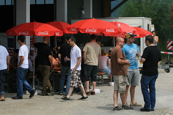 Detroit Muscle V8 Party