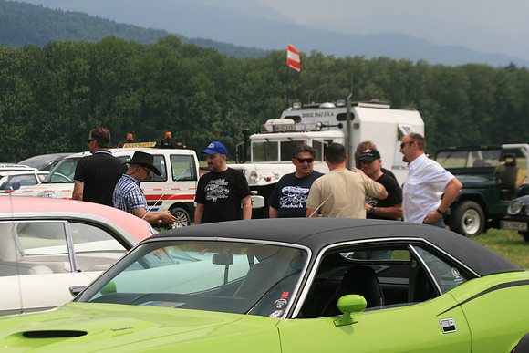 Detroit Muscle V8 Party