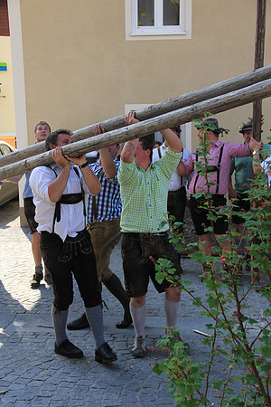 01.05.2014 Maibaumaufstellen Bad Vigaun