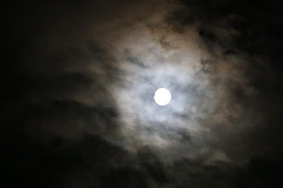 Zunehmender Vollmond