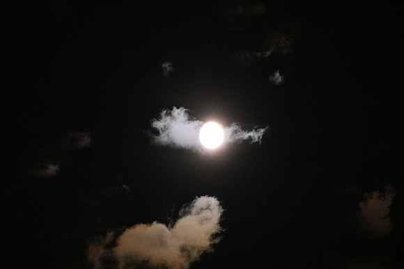 Zunehmender Vollmond