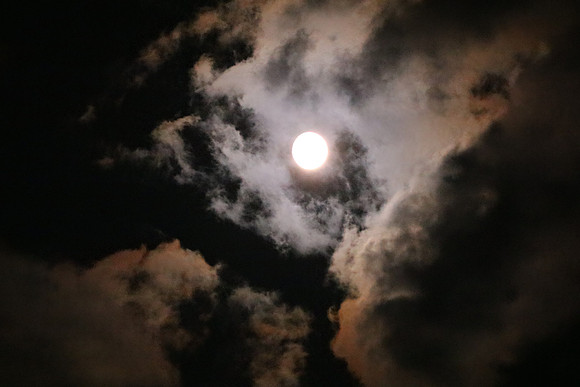 Zunehmender Vollmond