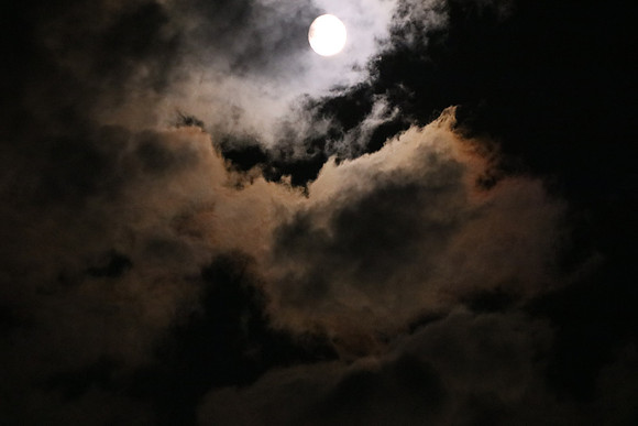 Zunehmender Vollmond
